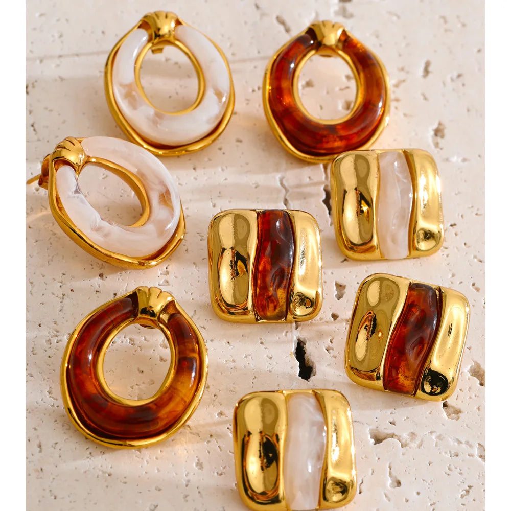 Round hoop and square styles