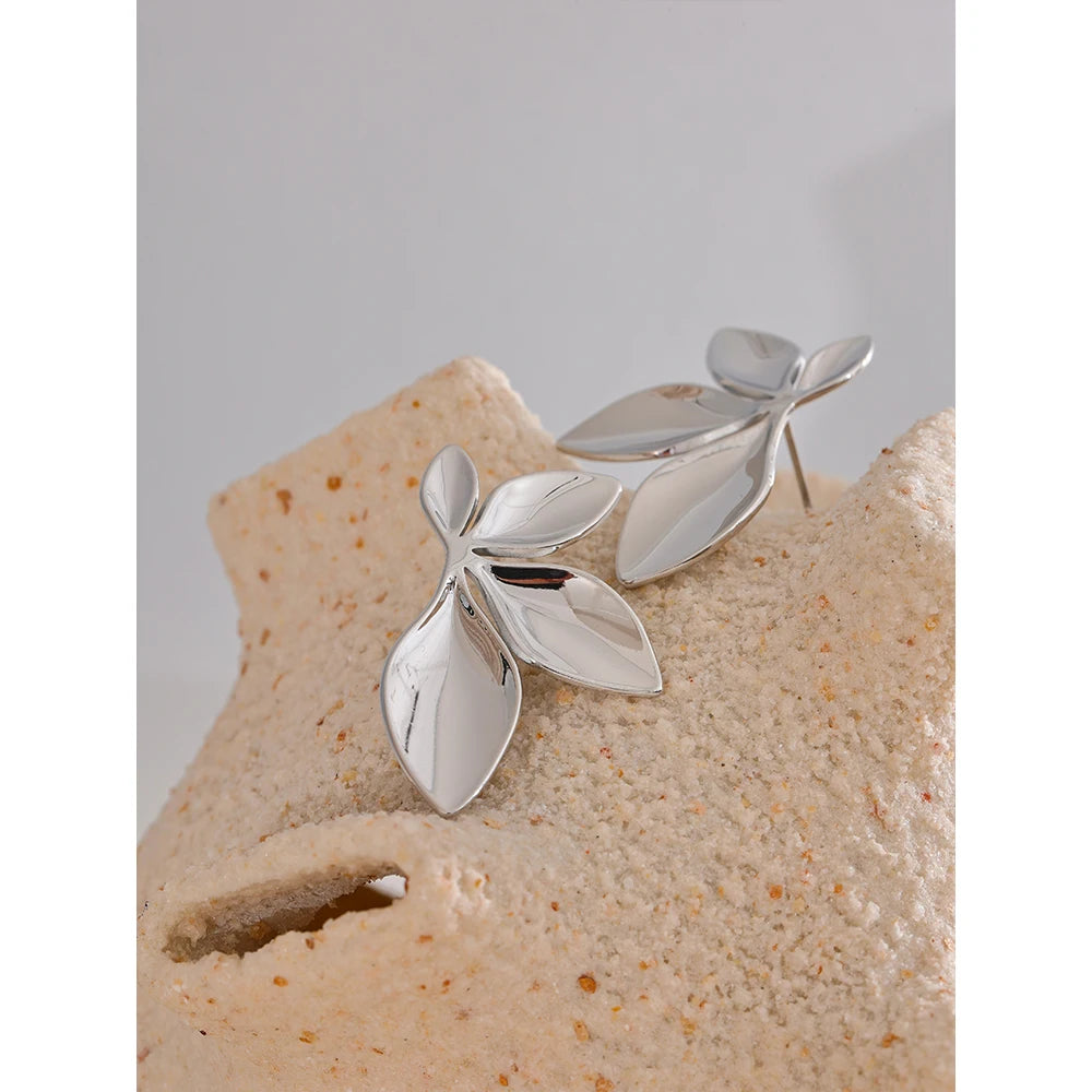 Aretes Sculpted Leaf