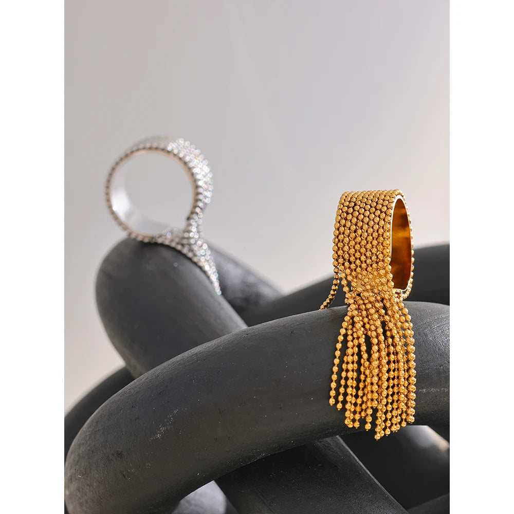 Fringe Ring detail