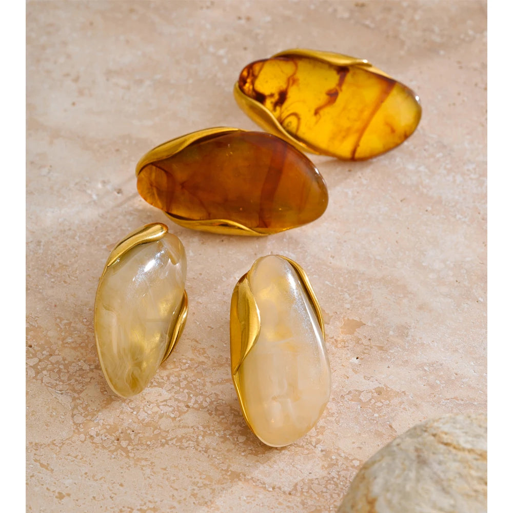 Pebble Studs amber